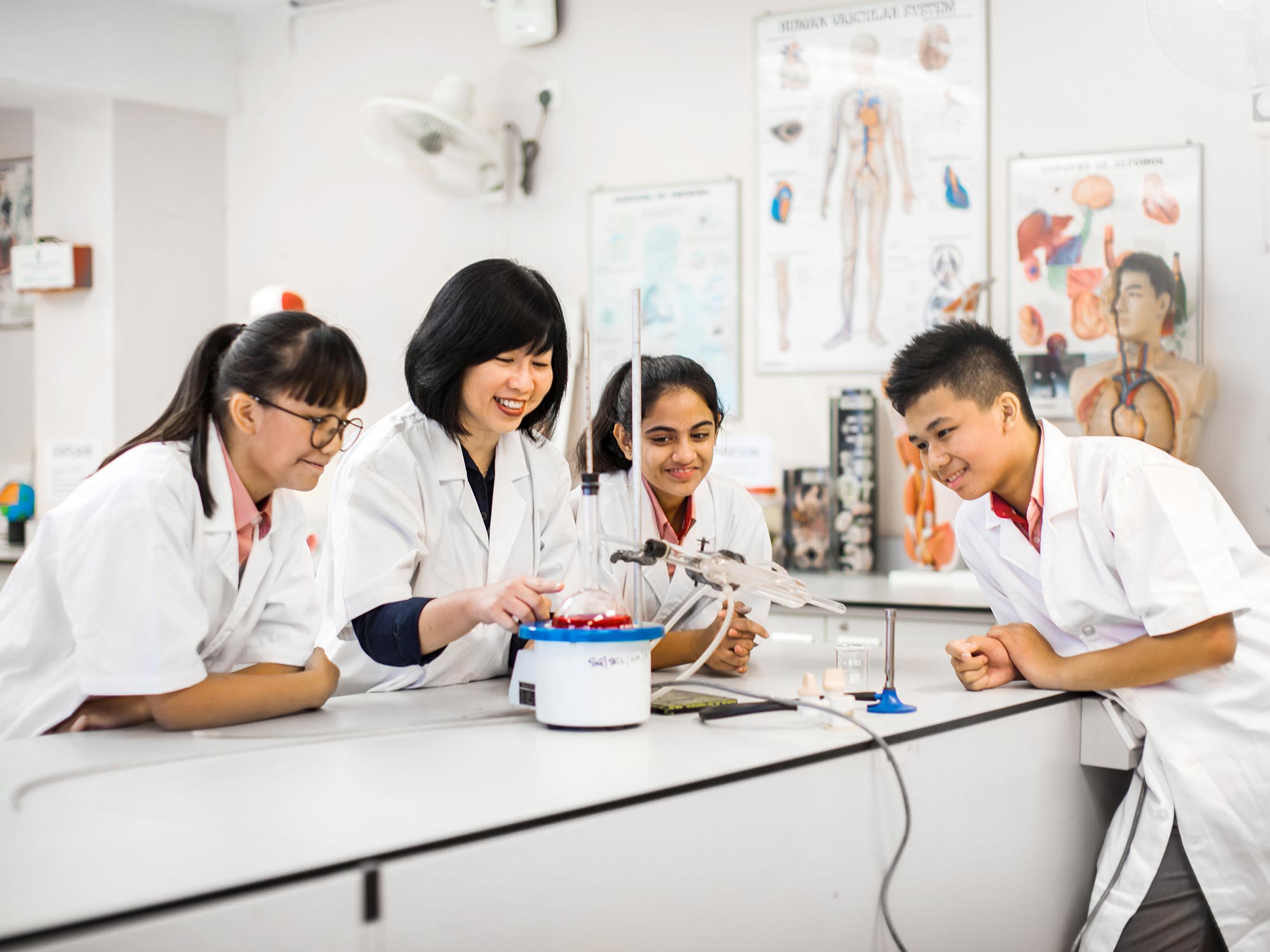 1139504288_TISKL_science_lab.jpg