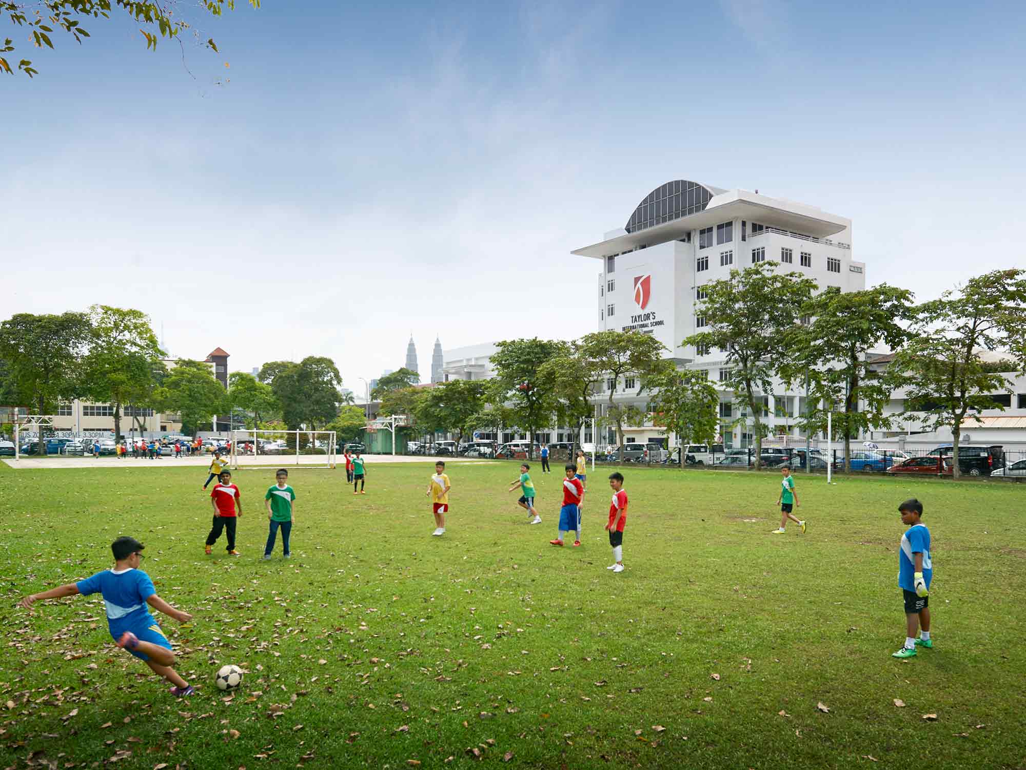 2080729020_TISKL_school_field.jpg