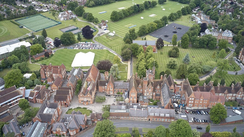 plus-junior-centre-epsom-london_17049839811792.jpg